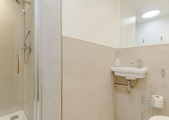 Carmel ウィットビー